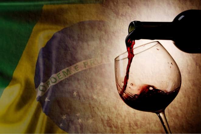 notícias dia nacional do vinho servindo vinho taça bandeira brasil