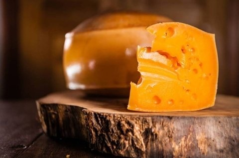 queijo tipo raclette pedaço figueira queijaria fazenda atalaia